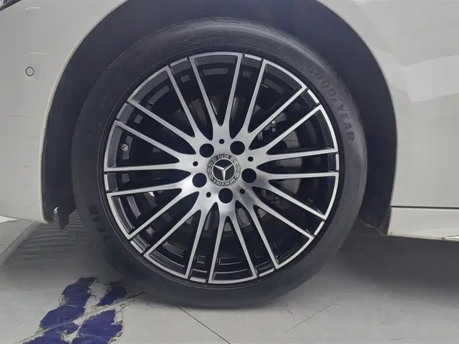 Mercedes-Benz C-Class 2023 Facelift C 260 L Sport Edition фото 6