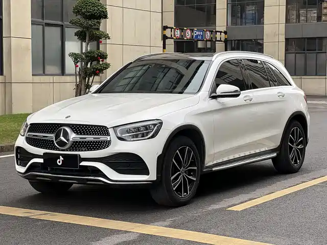 MERCEDES-BENZ GLC