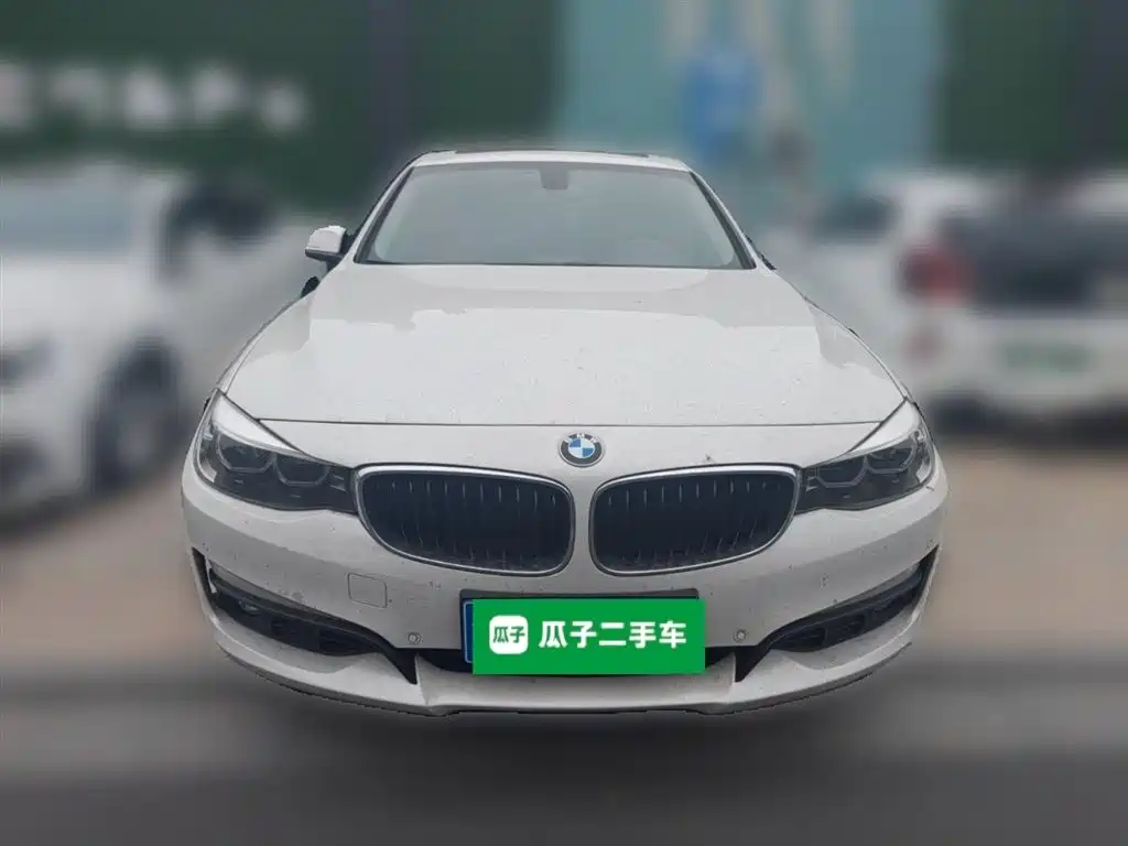 BMW 3 Series GT 2018 320i Fashion фото 2