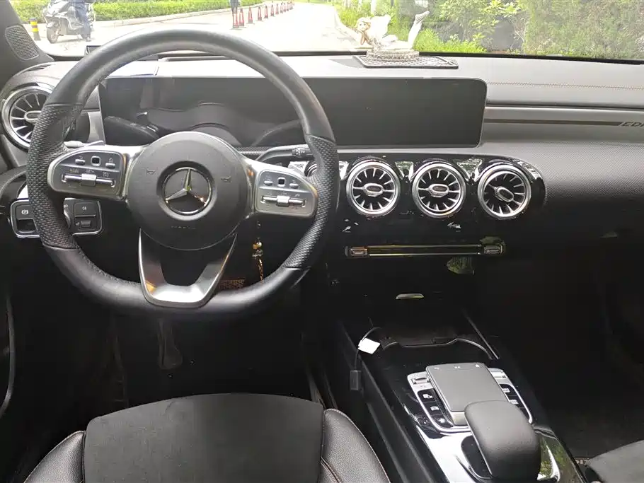 Mercedes-Benz A-Class 2019 A 200 L Sport Sedane Pioneer Special Edition фото 12