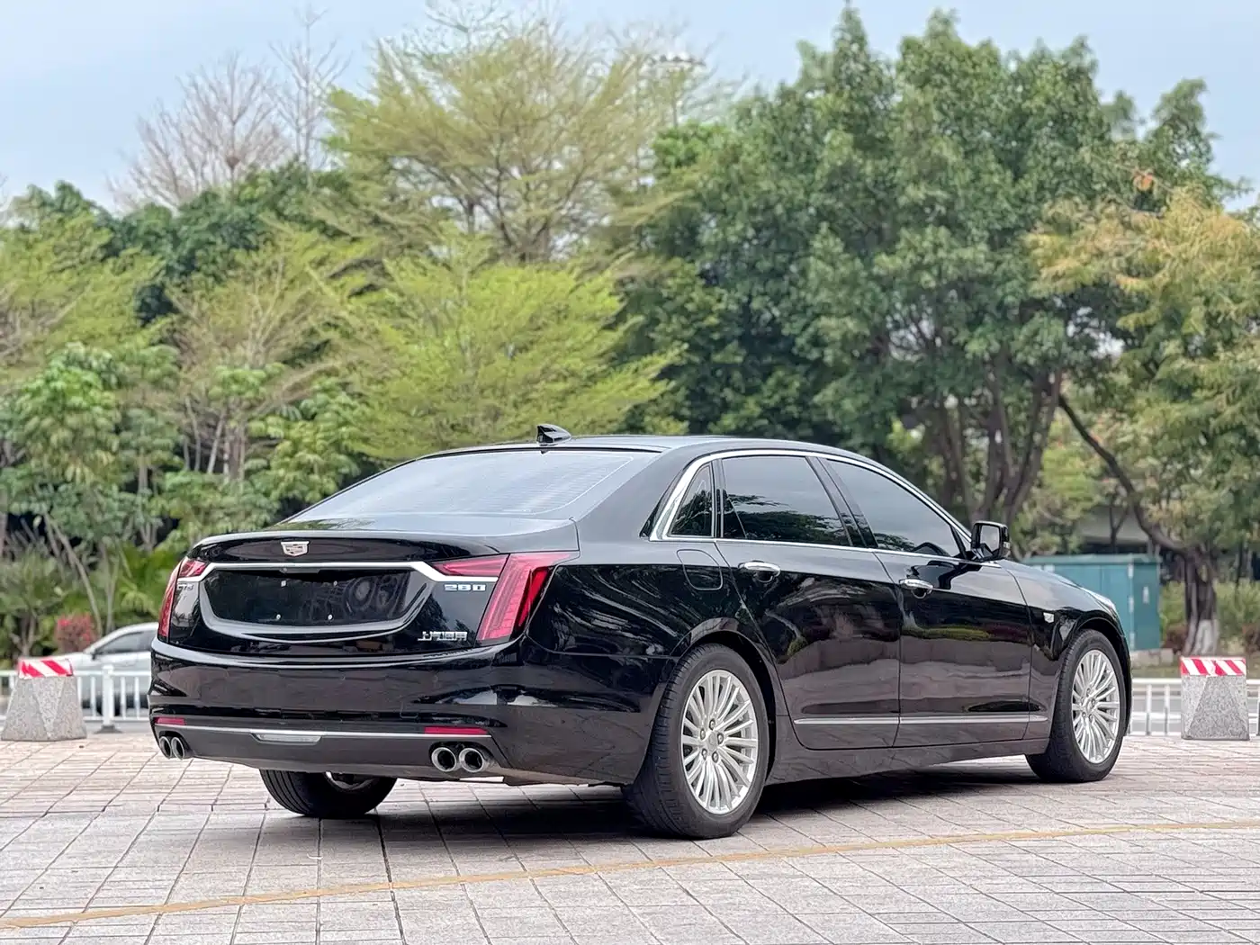 CADILLAC CT6