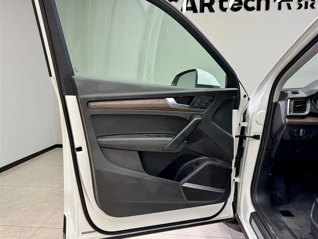 Audi Q5L 2022 45T Luxury Elegance фото 17