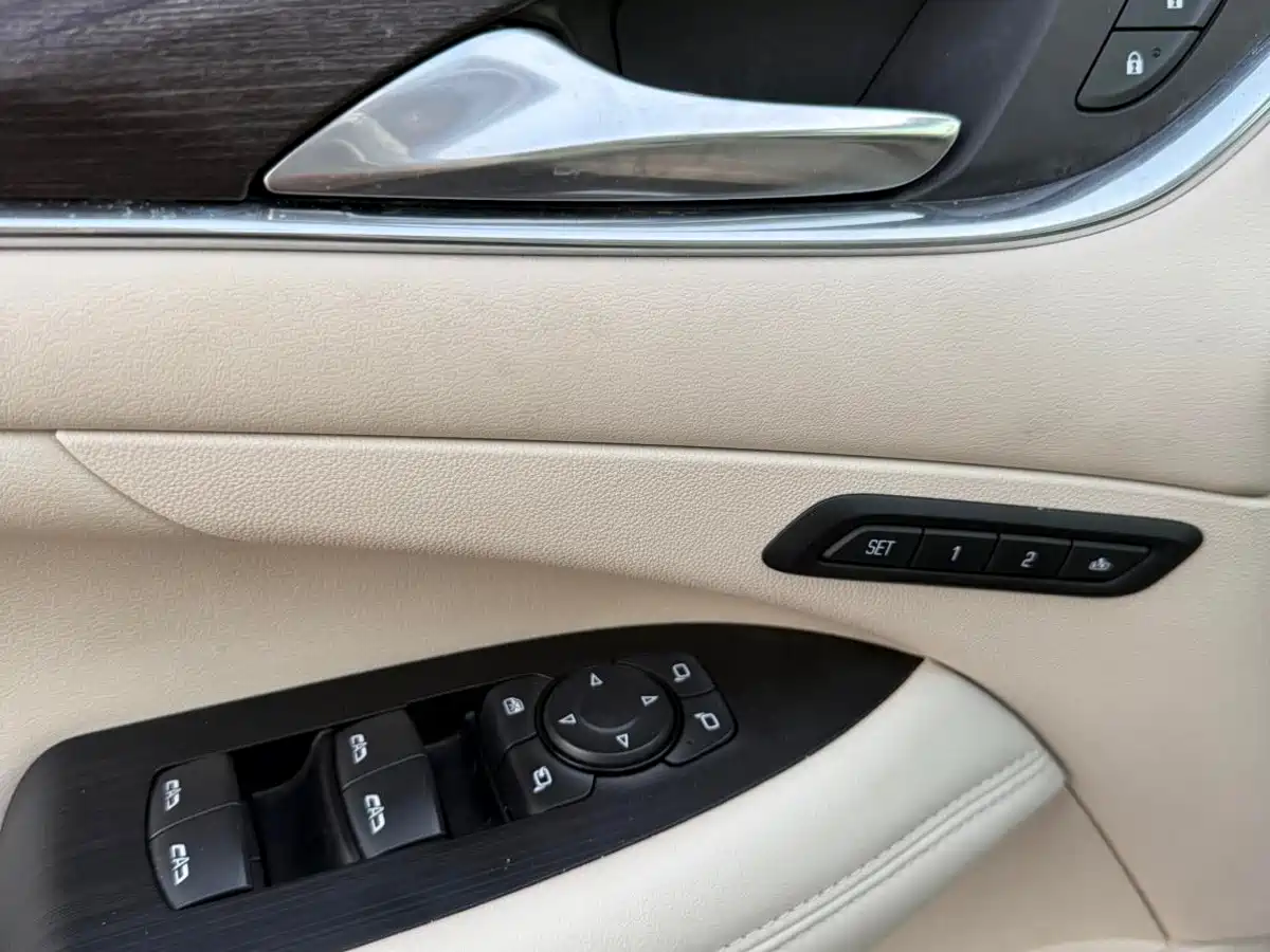Photo 27 - Buick LaCrosse
