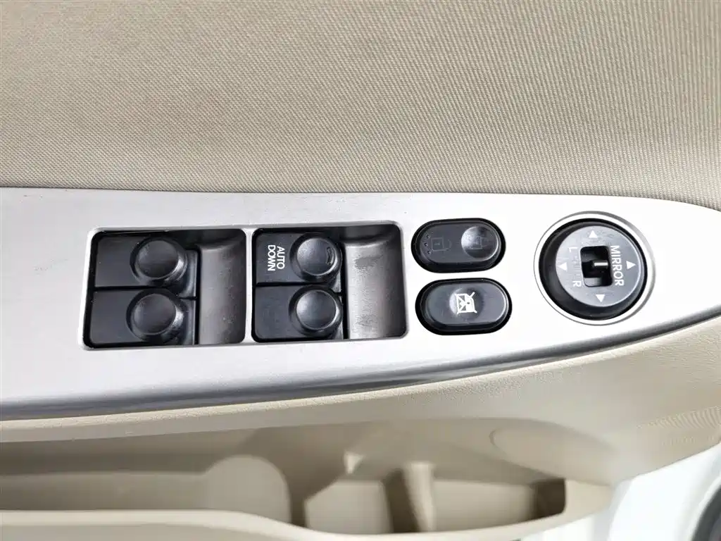 Hyundai Verna 2014 1.4L Automatic Smart GLS фото 9