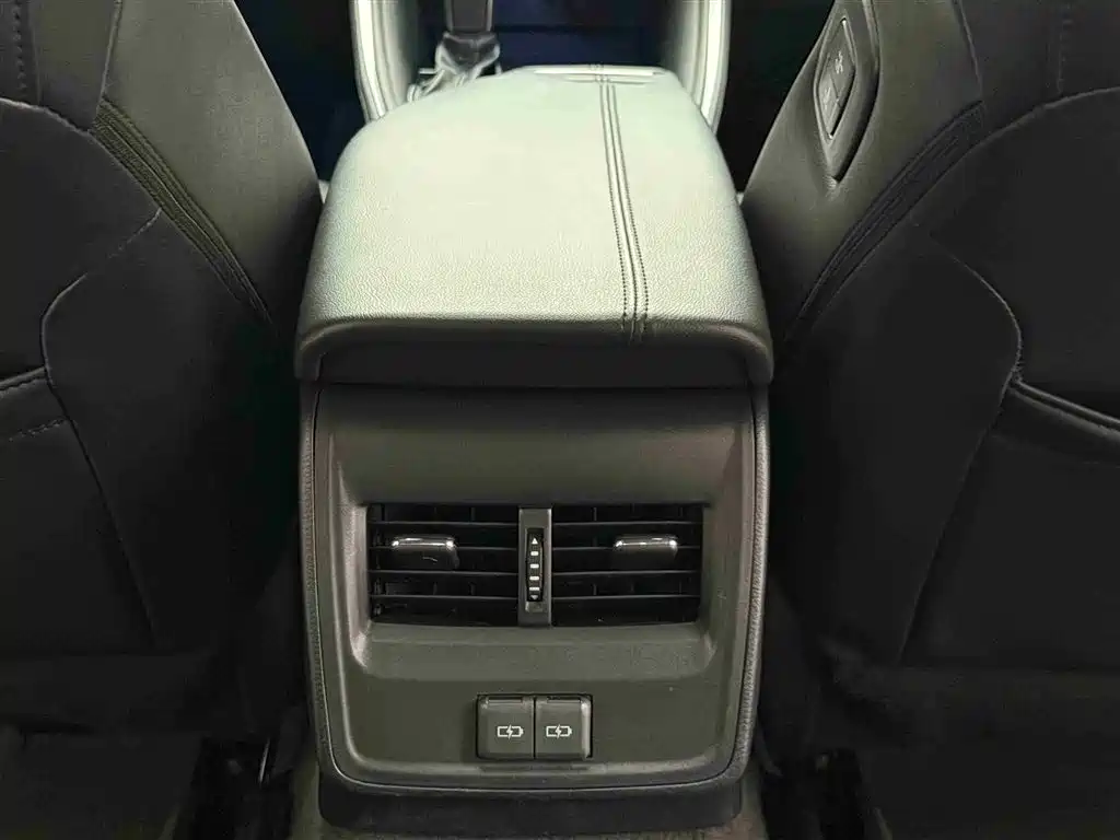 Toyota Avalon 2022 Hybrid 2.5L Luxury Edition фото 29