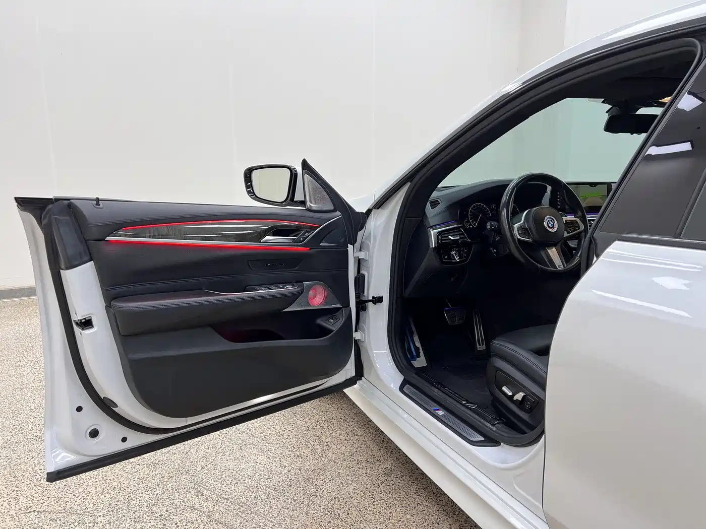 BMW 6 Series GT 2019 630i M Sport Package фото 9