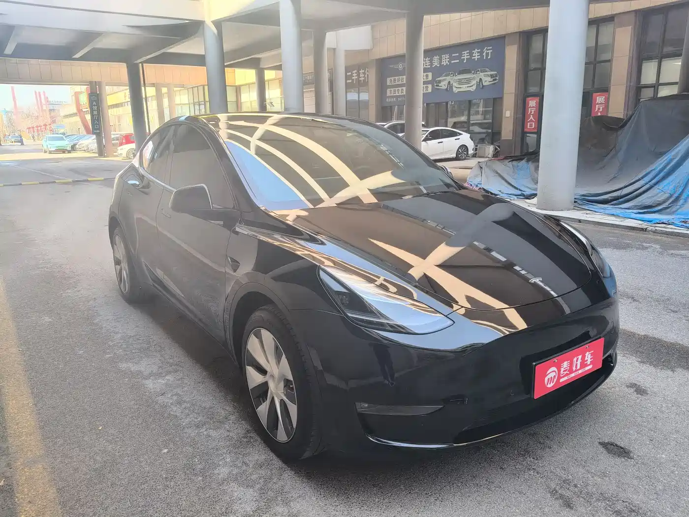 TESLA MODEL Y