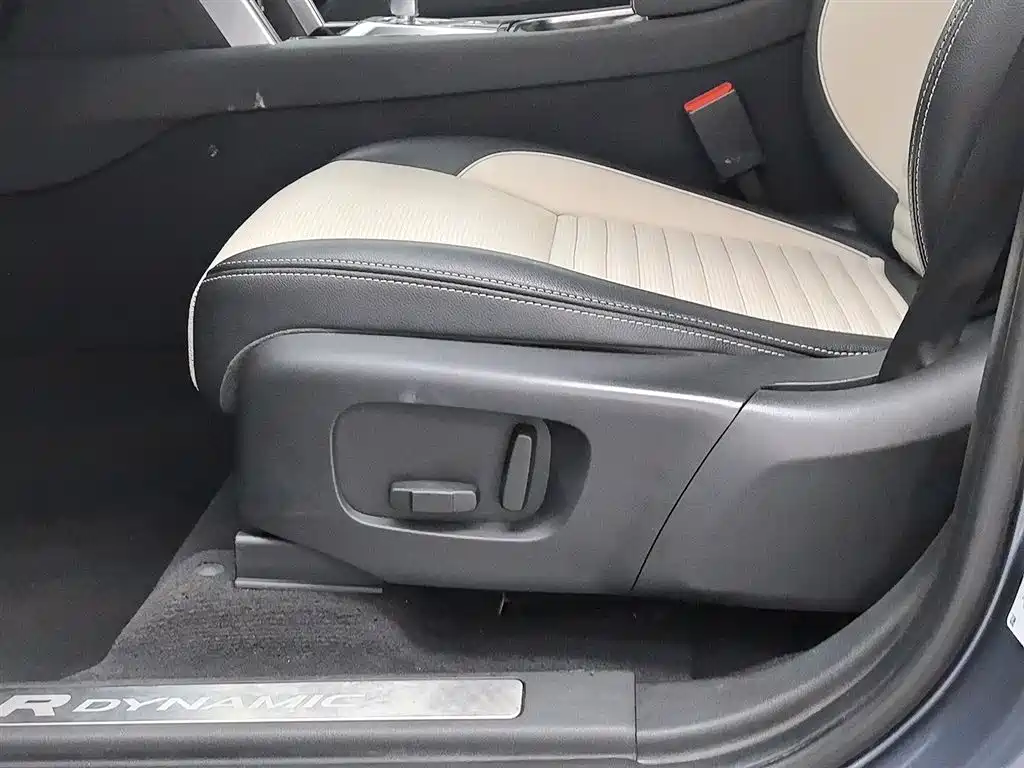 Land Rover Discovery Sport 2020 249PS R-Dynamic Performance фото 20