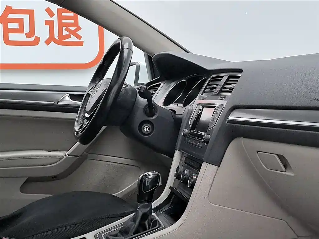Volkswagen Golf 2016 230TSI Automatic Comfort фото 22