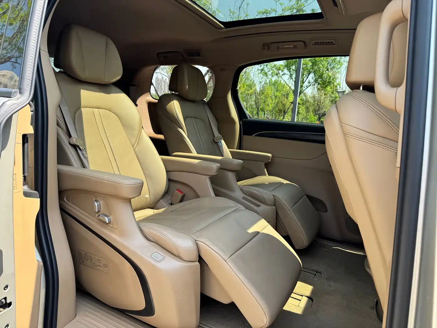 Buick GL8 2021 ES Landlord 653T Luxury фото 13