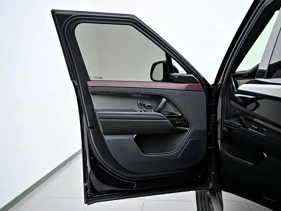 Land Rover Range Rover Sport 2025 400PS Hidden Edge Special Edition фото 20