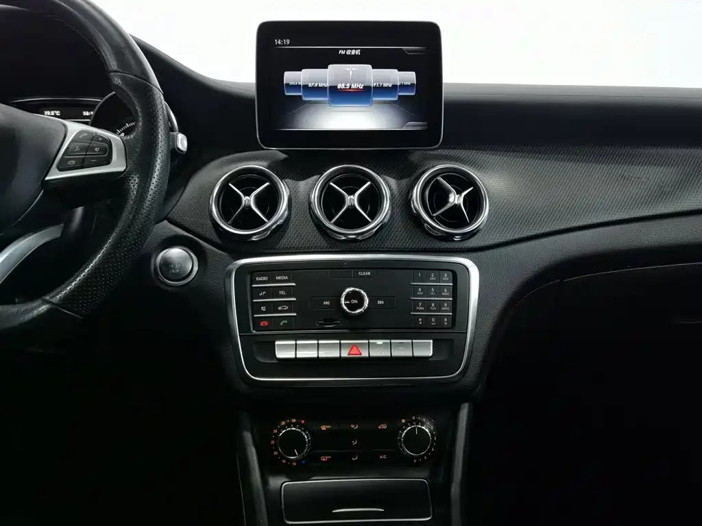 Mercedes-Benz GLA 2019 GLA 200 Fashion фото 12