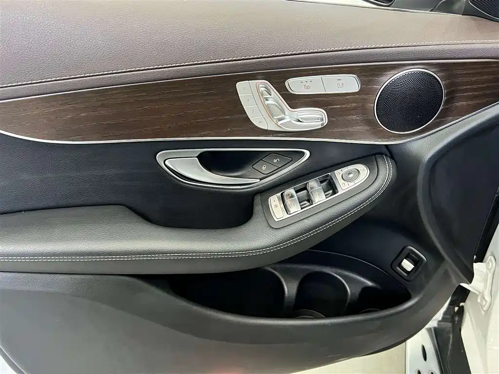 Mercedes-Benz GLC 2022 Facelift GLC 300 L 4MATIC Dynamic Collector's Edition фото 26