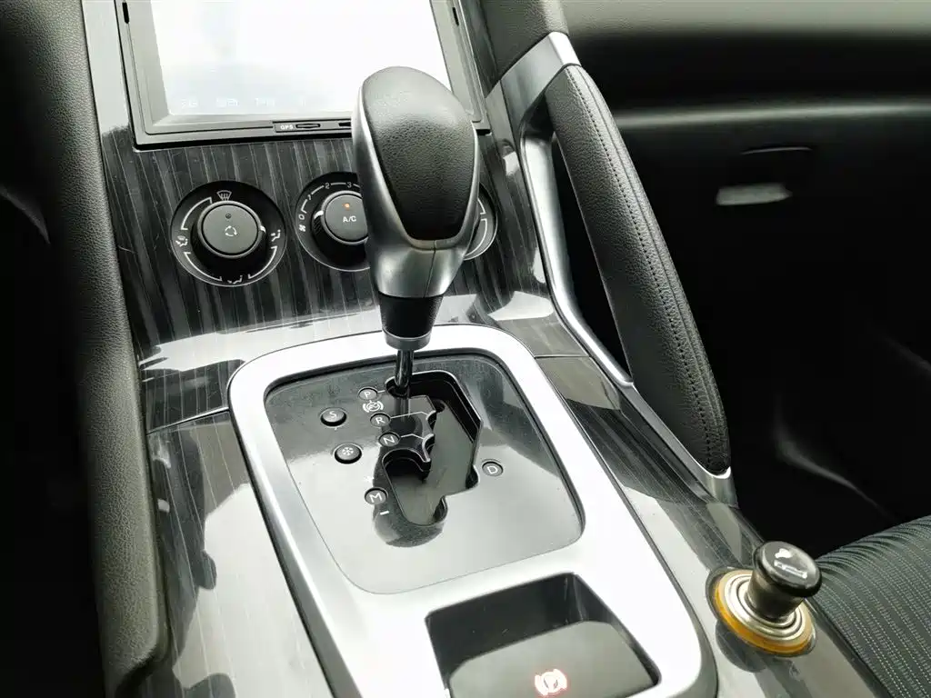 Peugeot 3008 2015 2.0L Automatic Classic Edition фото 13
