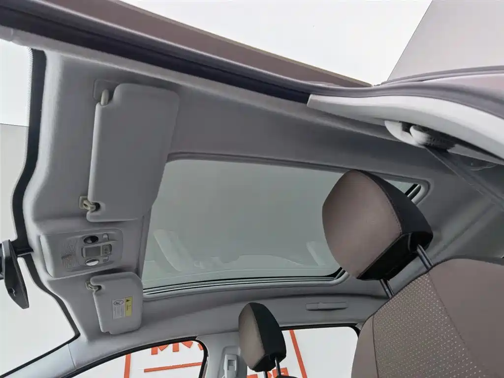 Peugeot 2008 2014 1.6L Automatic Navigation Edition фото 14