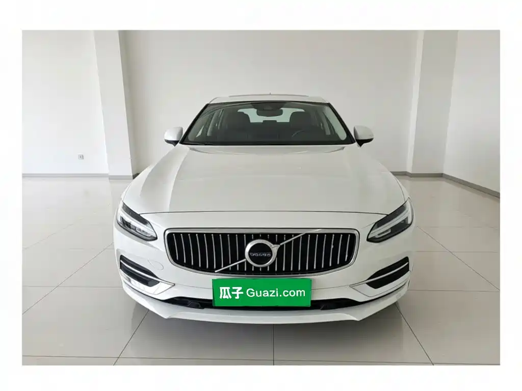 Photo 2 - Volvo S90