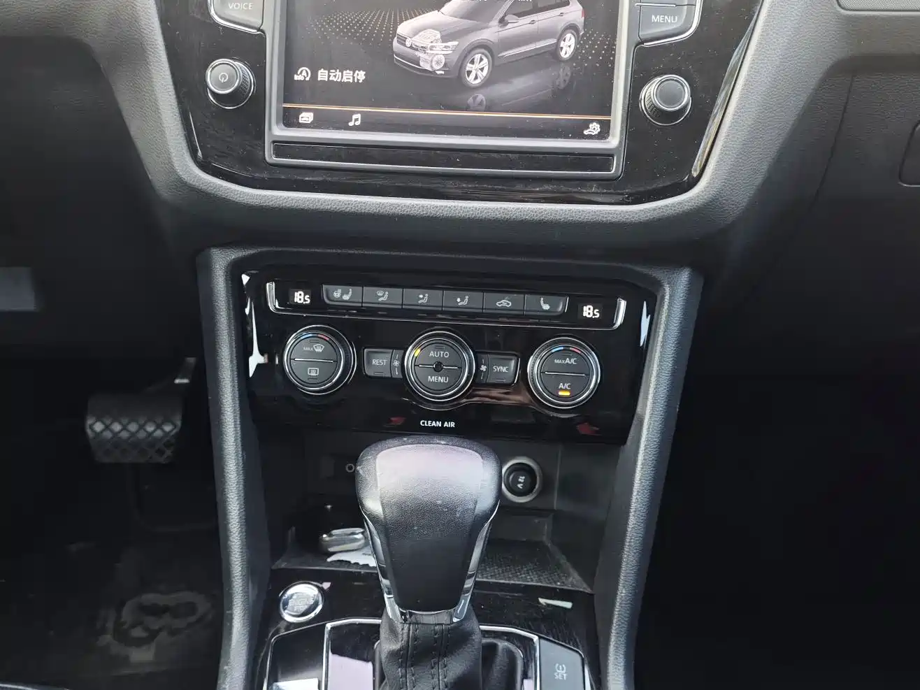 Volkswagen Tiguan L 2018 380TSI Automatic AWD Luxury Edition фото 10