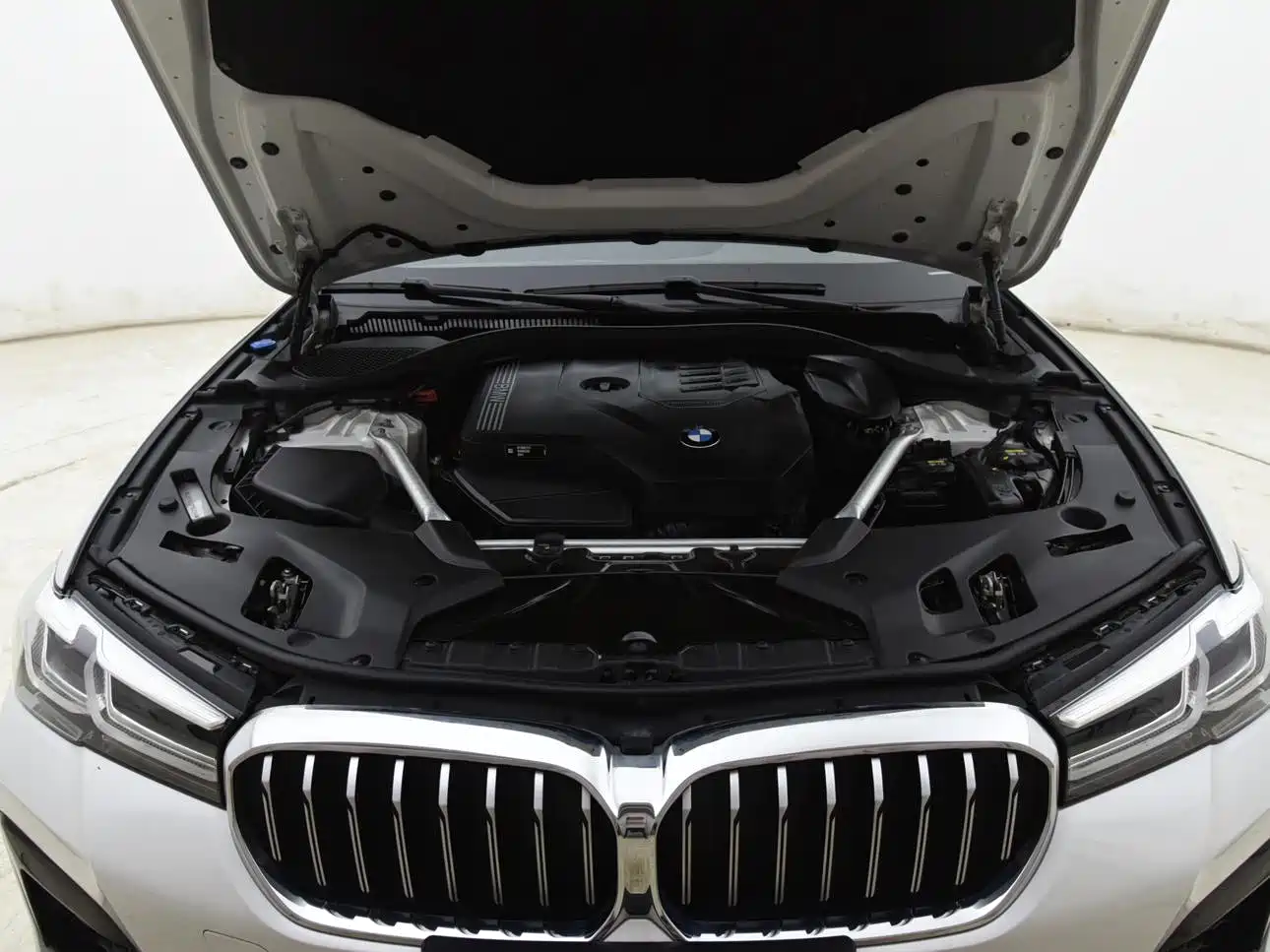 BMW 5 Series 2022 Facelift 530Li Leading M Sport Package фото 15