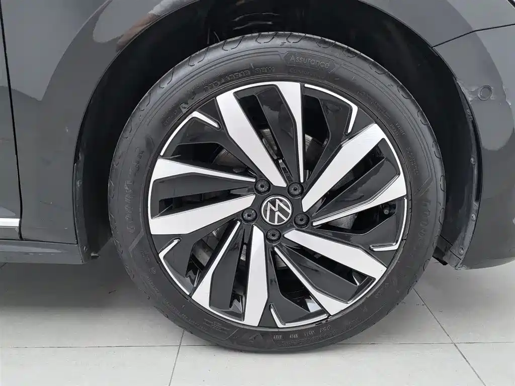 Volkswagen Passat 2023 Facelift 330TSI Luxury Edition фото 17