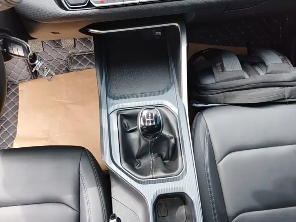 Фото 10 - Geely Emgrand