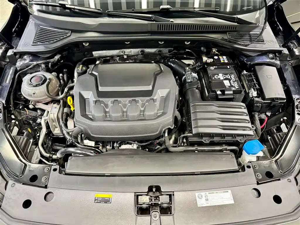 Volkswagen Passat 2025 Outstanding 330TSI Elite Edition фото 11