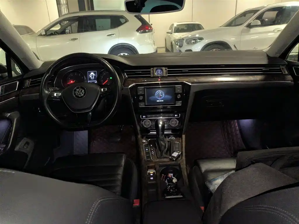 Volkswagen Magotan 2018 Facelift 330TSI DSG Luxury фото 16