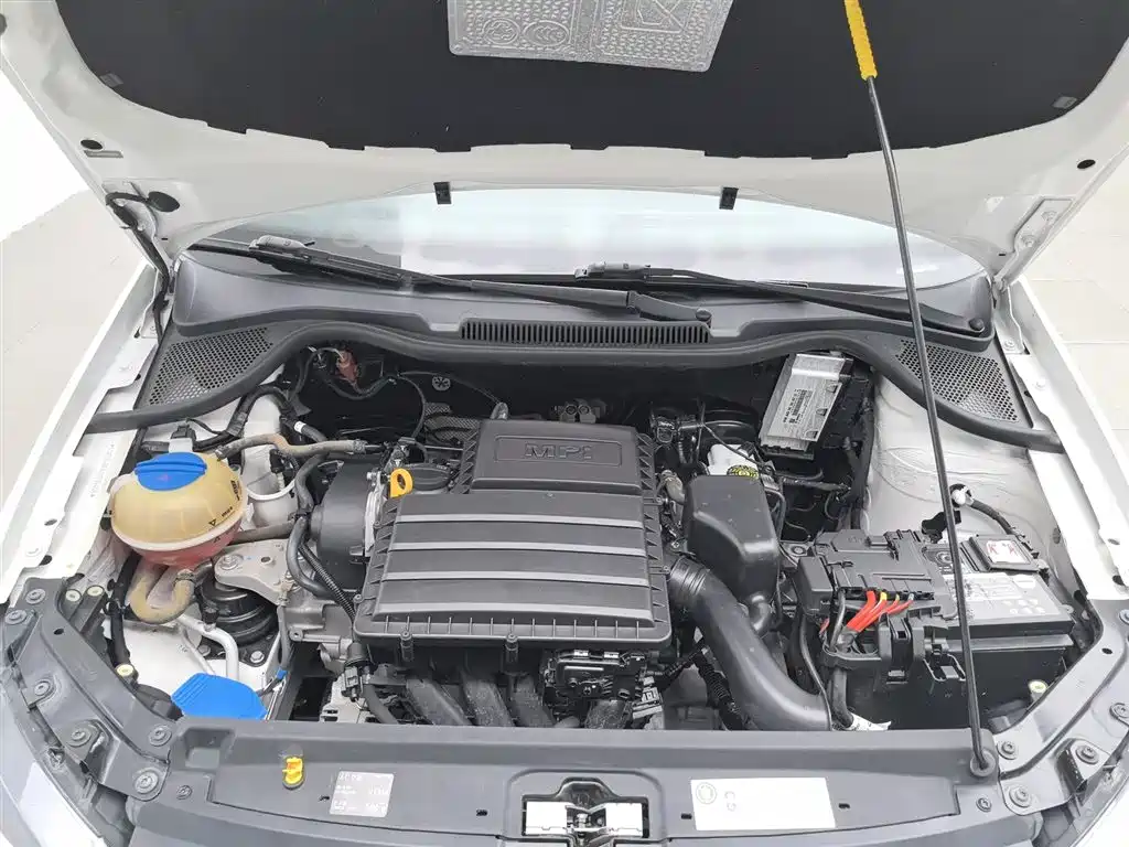 Volkswagen Polo 2018 1.5L Manual Safe Drive фото 6