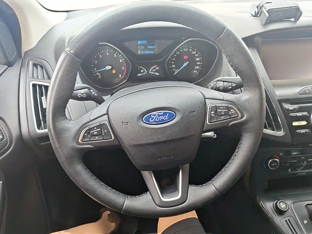 Фото 11 - Ford Focus