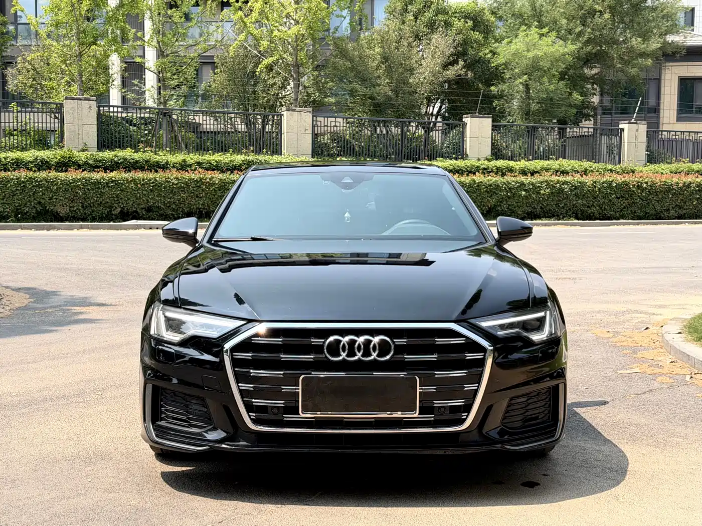 Photo 2 - Audi A6L
