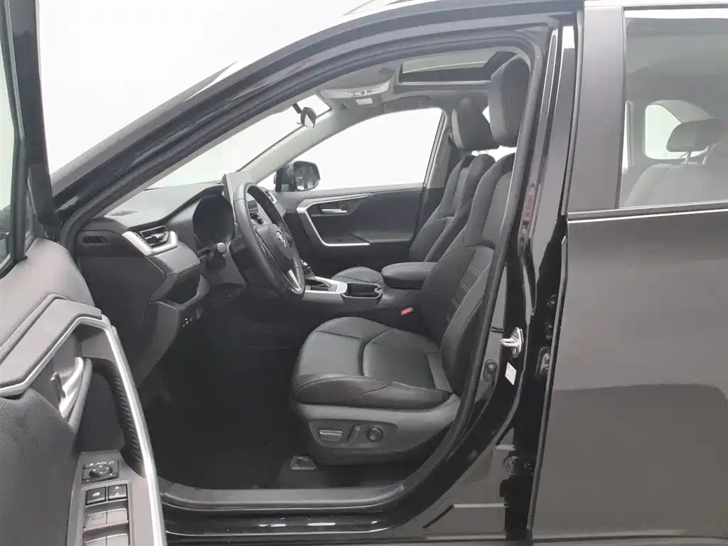 Toyota Wildlander 2022 2.0L CVT FWD Luxury PLUS Edition фото 10
