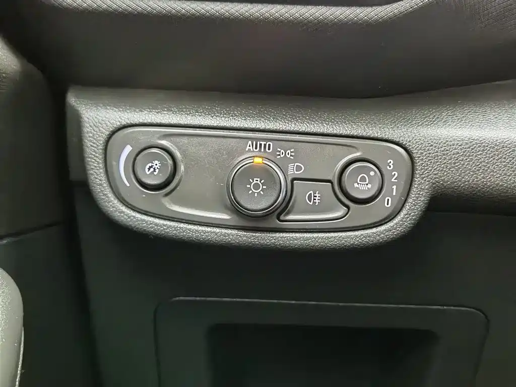 Chevrolet Trailblazer 2019 435T Redline CVT FWD Sport Edition (China VI) фото 21