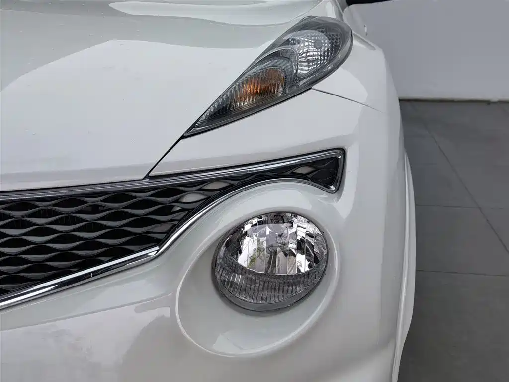 Infiniti ESQ 2014 1.6L Free Edition фото 7