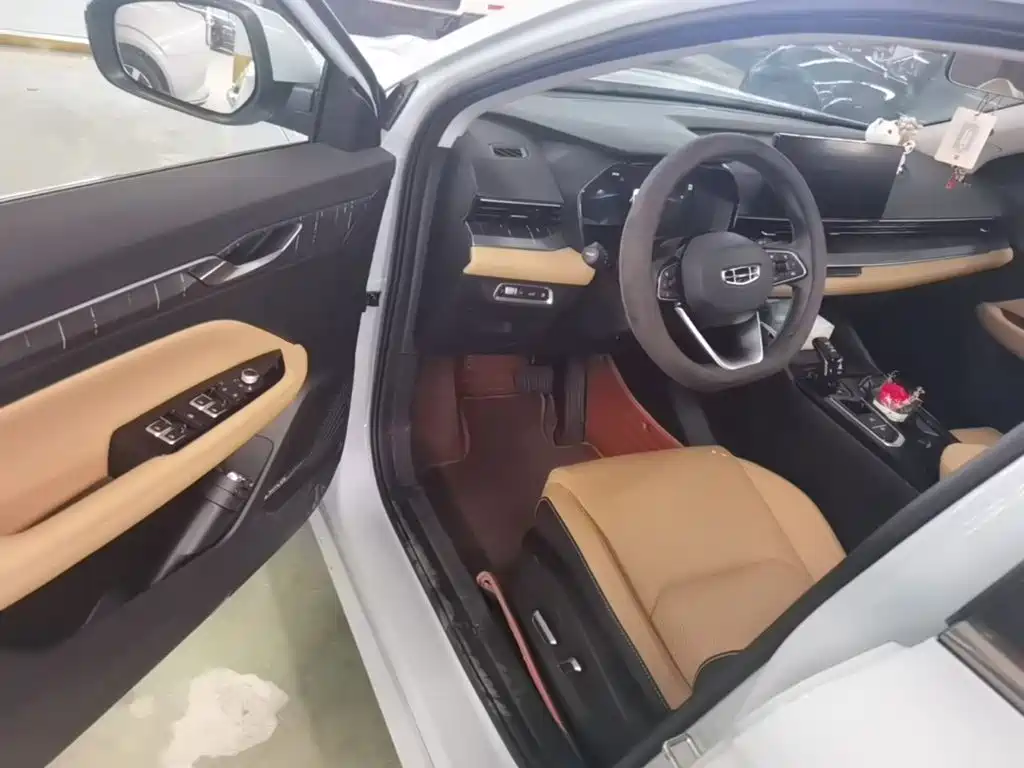 Geely Emgrand L HiP 2025 2024 Model Soaring Dragon Edition 1.5TD-DHT Pro 100KM Excellence Type