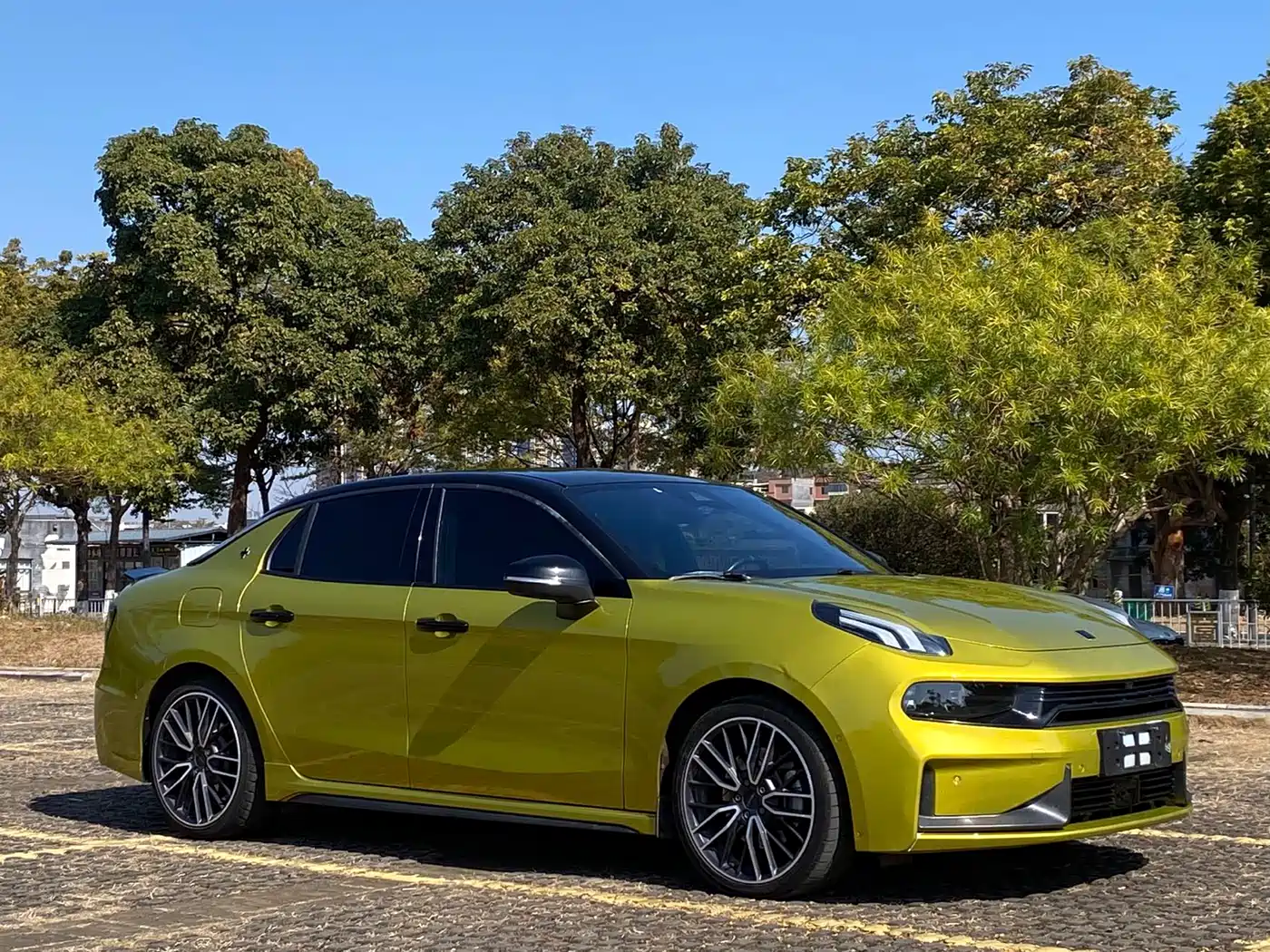Lynk & Co 03 2021 03+ 2.0TD Auto Wind Rider Edition фото 3