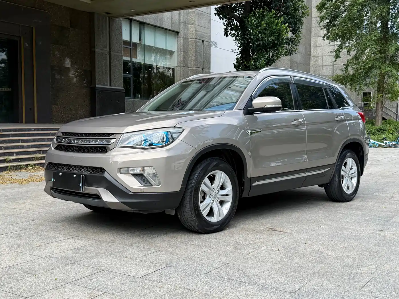 Фото 1 - Changan CS75