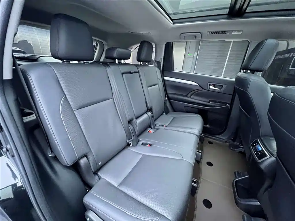 Toyota Highlander 2020 2.0T 4WD Millionth Anniversary Edition 7-Seater фото 16