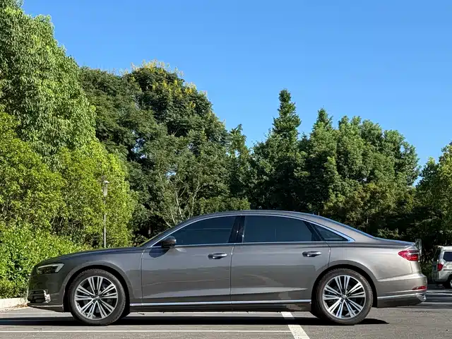 Audi A8 2018 A8L 55 TFSI quattro Launch Elite — фото 4