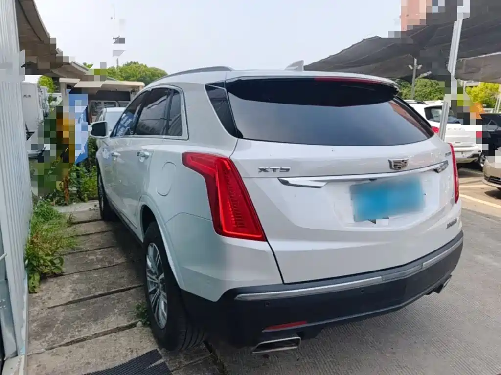 Cadillac XT5 2017 2016 25T Luxury Model