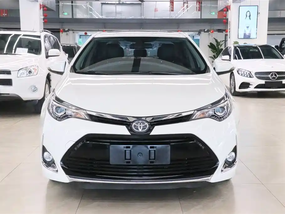Toyota Levin 2017 Facelift 185T CVT Elite (China V) фото 2