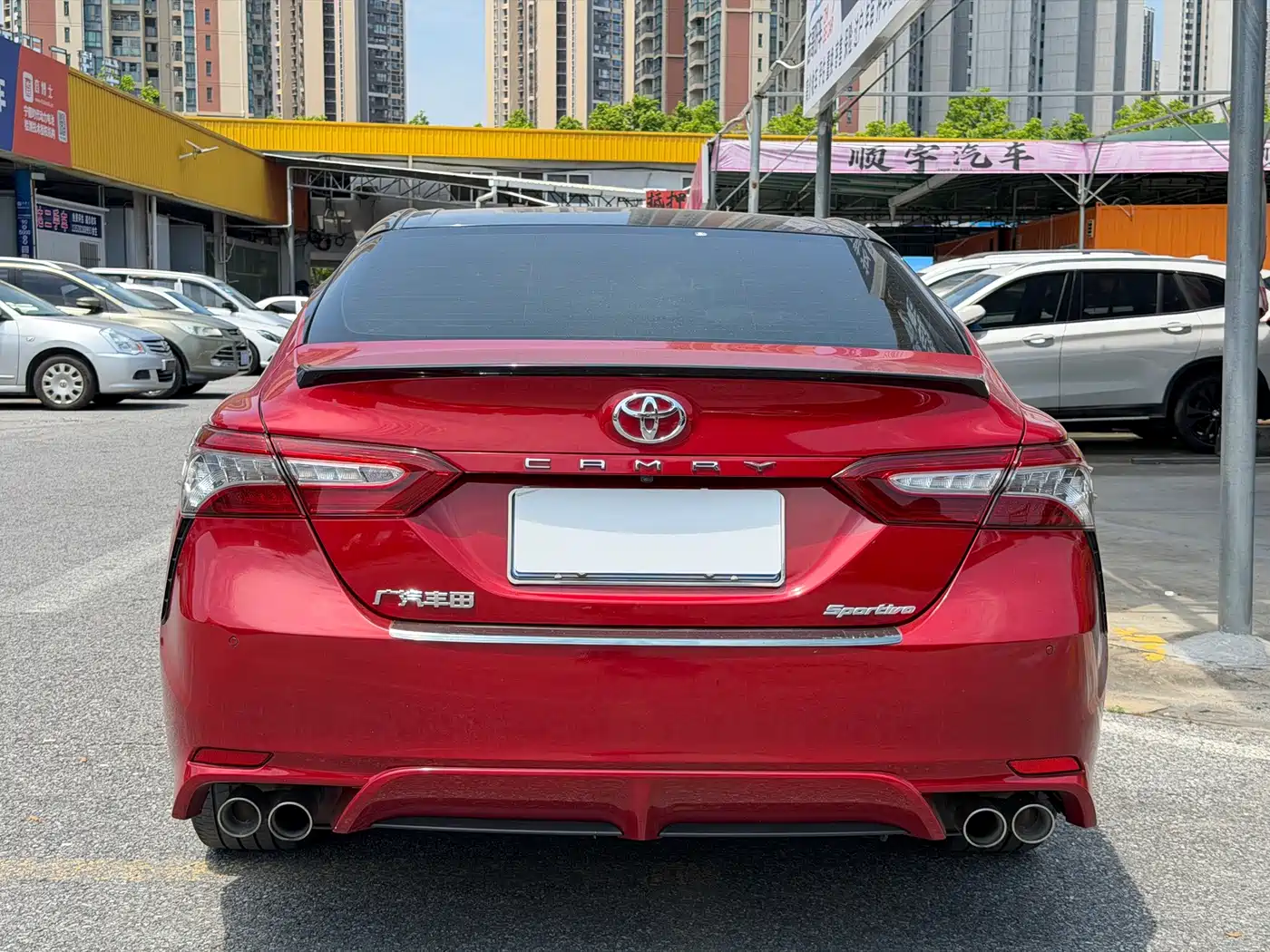 Фото 4 - Toyota Camry