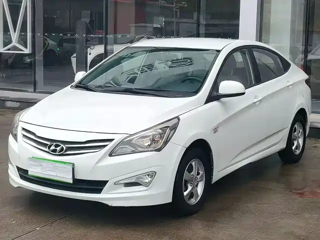 HYUNDAI RENA