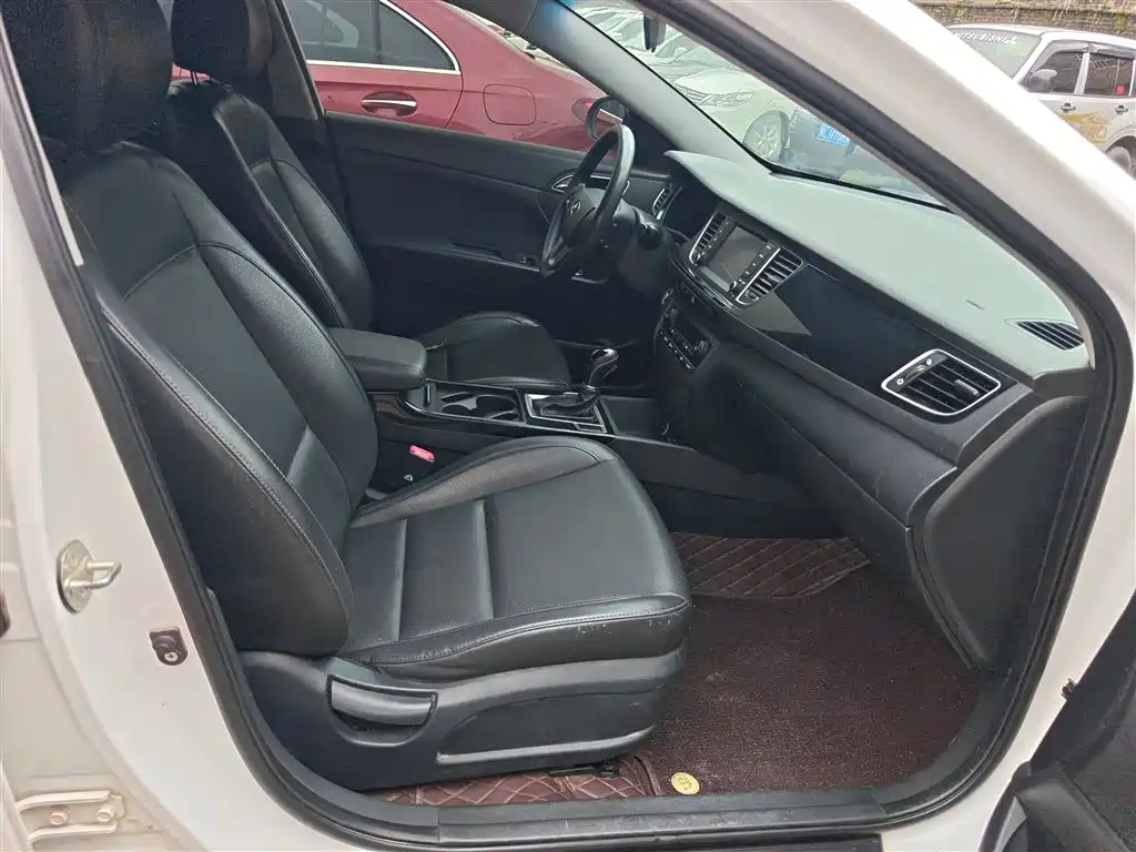 Hyundai Mistra 2016 1.8L Automatic Smart GLS фото 25