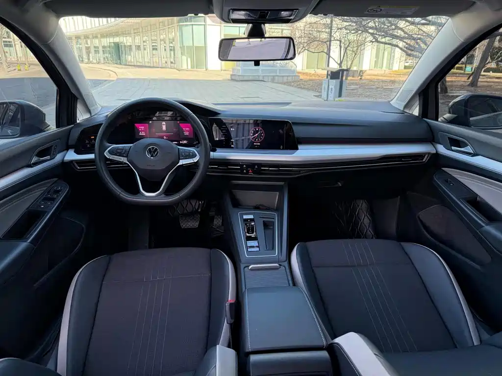 Volkswagen Golf 2023 280TSI DSG Pro 20th Anniversary Edition 11