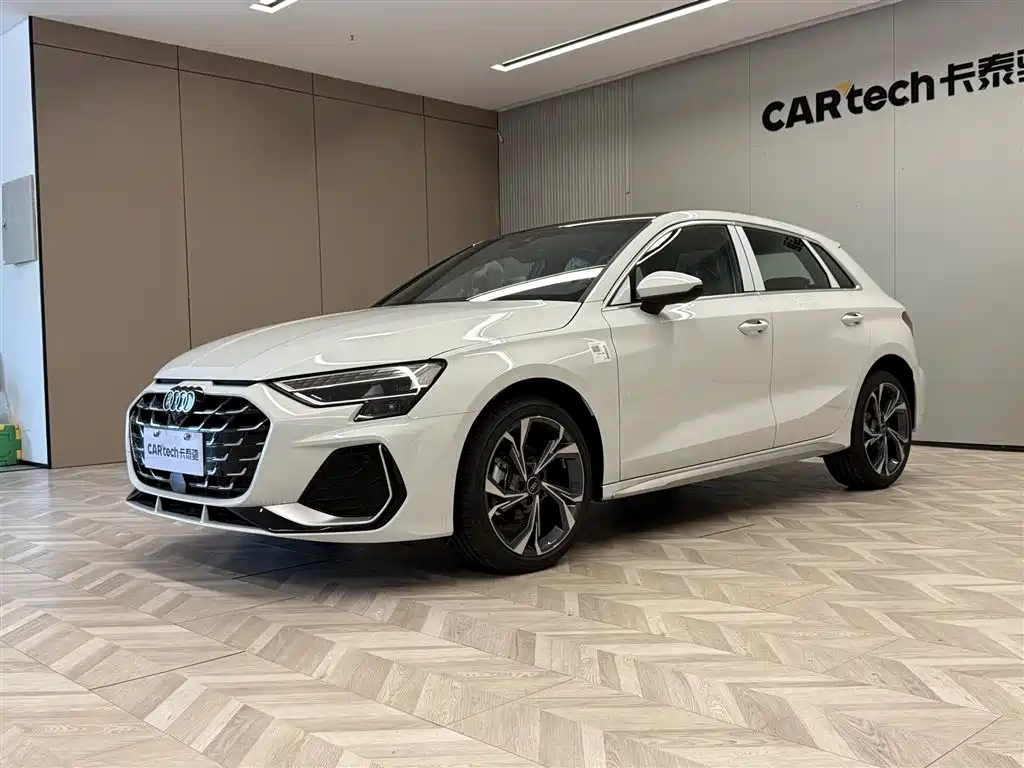 Audi A3 2025 Sportback 35TFSI Flying Premium