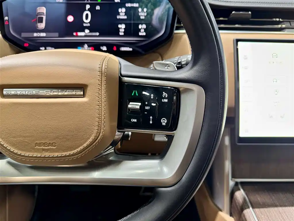 Land Rover Range Rover 2024 3.0 L6 400PS Golden Age Extended 7-Seater фото 14