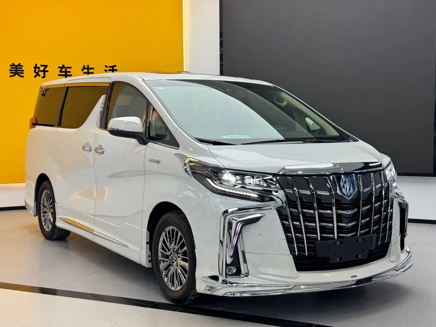 Toyota Alphard 2021 Hybrid 2.5L Premium фото 8