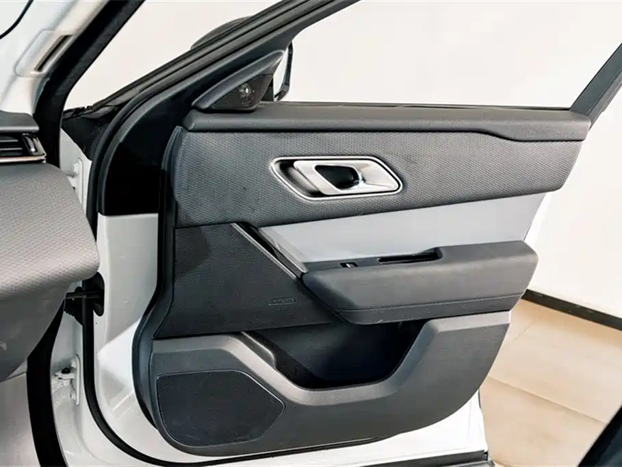 Land Rover Range Rover Velar 2024 S фото 15