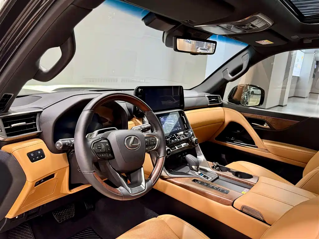 Lexus LX 2025 700h Boundary Edition фото 21