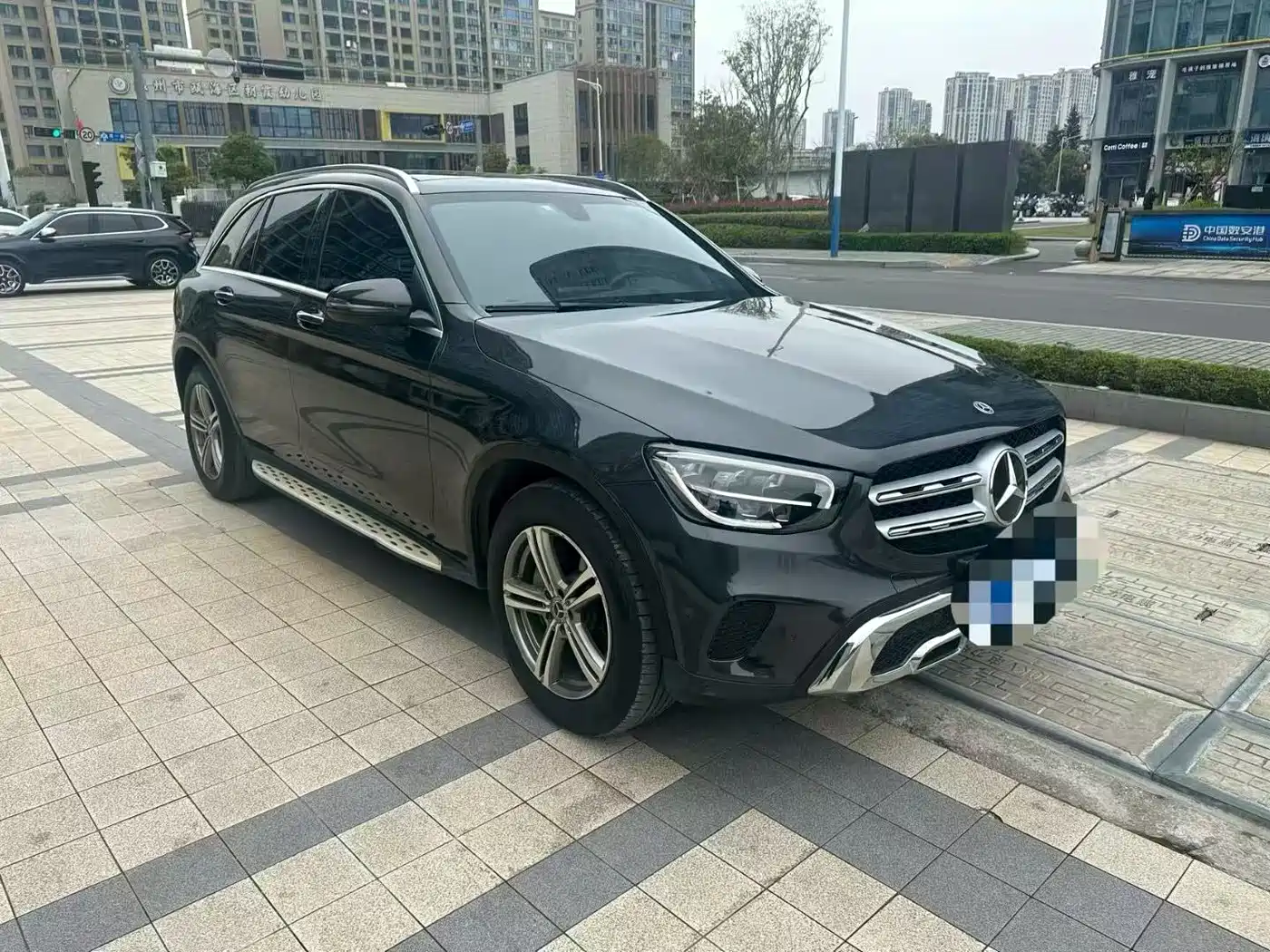 MERCEDES-BENZ GLC