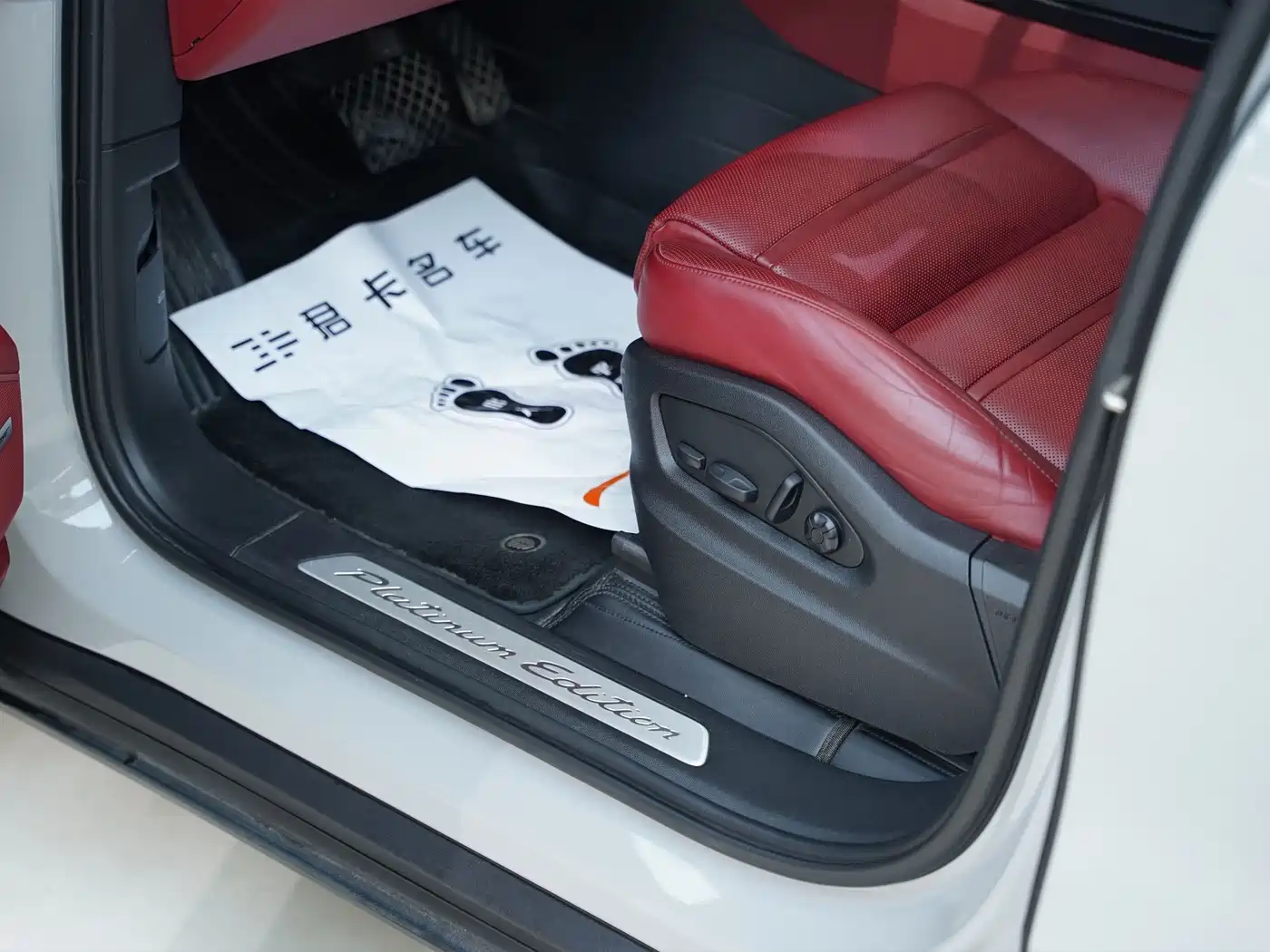 Porsche Cayenne New Energy 2022 Cayenne E-Hybrid 2.0T Platinum Edition фото 21